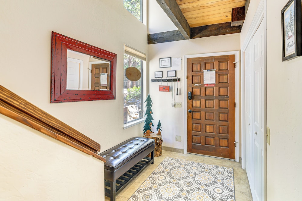 5 Mi to Northstar Resort! Multi-level Family Condo