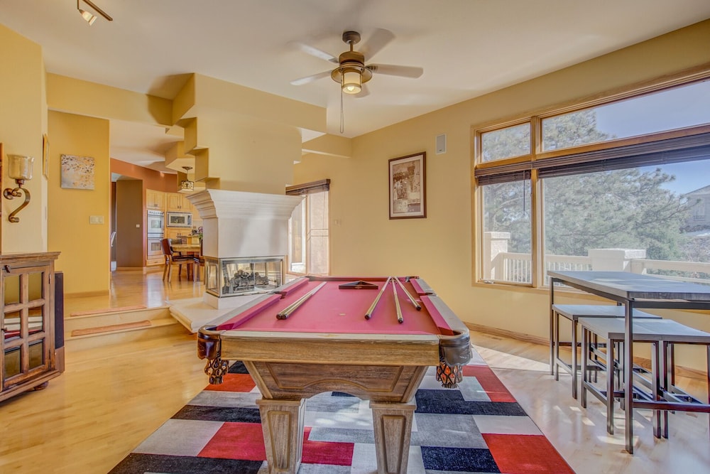 Skyway-extravagant & Luxury Views W/deck & Bar view 4
