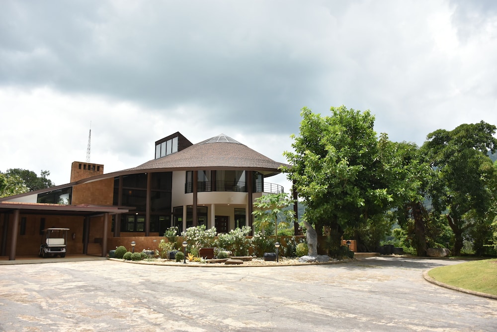 Monlada Khaoyai