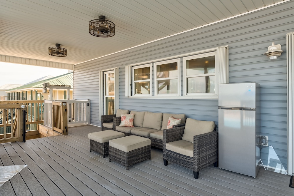 Bay Breeze - 2420 Bienville 4 Bedroom Home