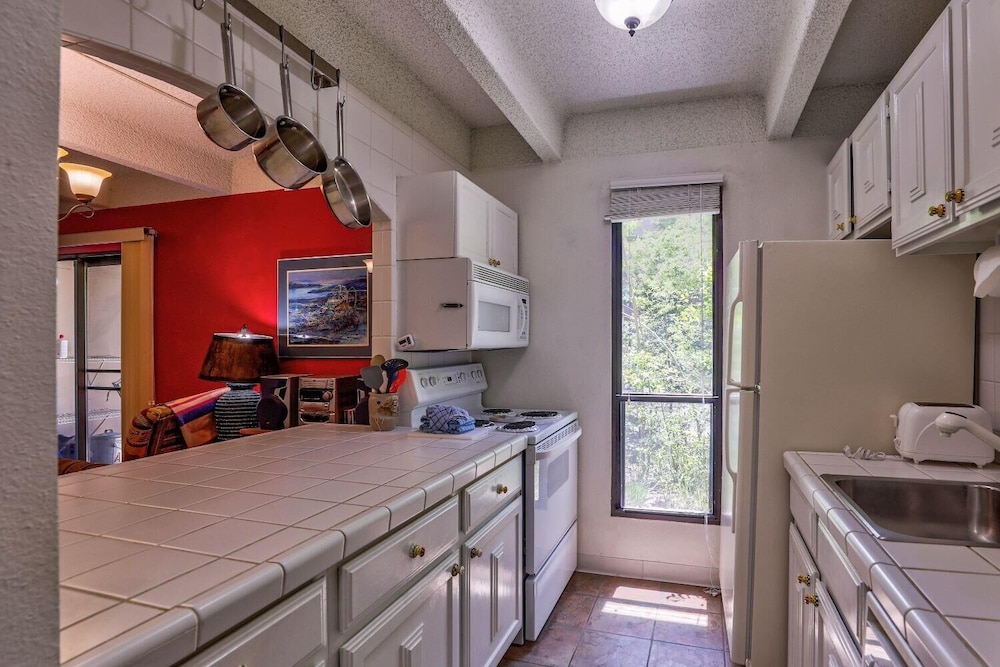 Ten Mile Island 119c 2 Bedroom Condo by RedAwning