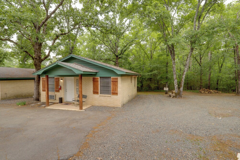 Boat, Swim & Hike: Cottage Near Greers Ferry Lake!