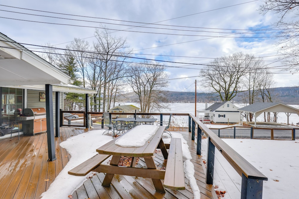 Lakefront Home w/ Private Dock in Alpine!