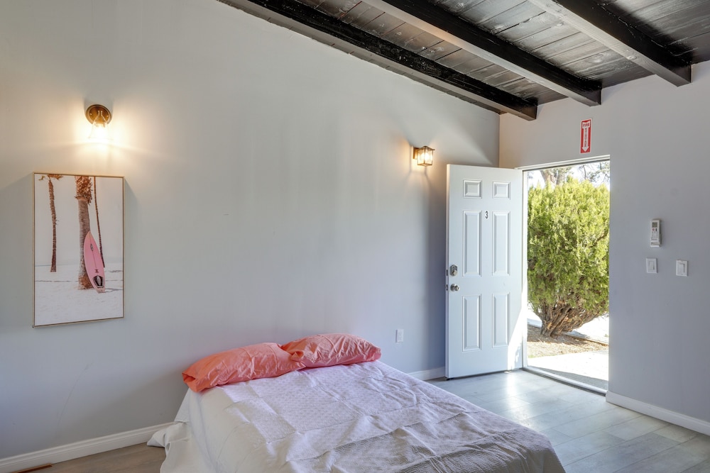 6 Mi to Frazier Mountain: Cozy Studio Retreat