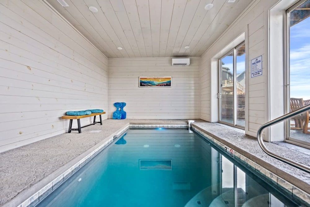 NEW Lake Cabin Sleeps 14 Indoor Pool Hot Tub