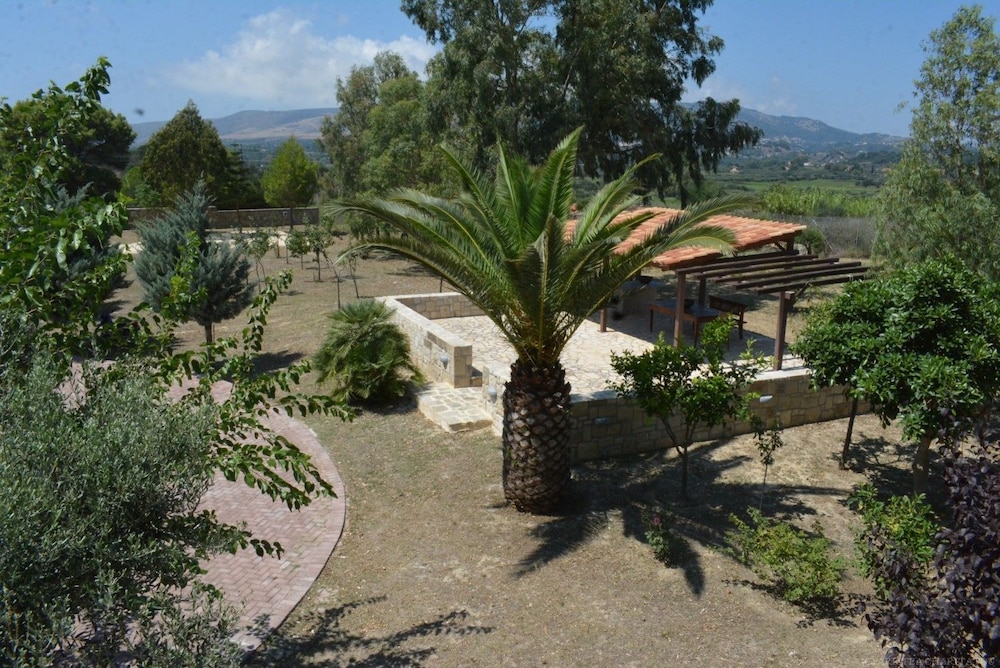 Alekos Beach Houses - Natura Verde