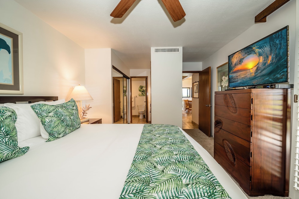 Polo Beach Club Vacation Rentals - APlus Resorts