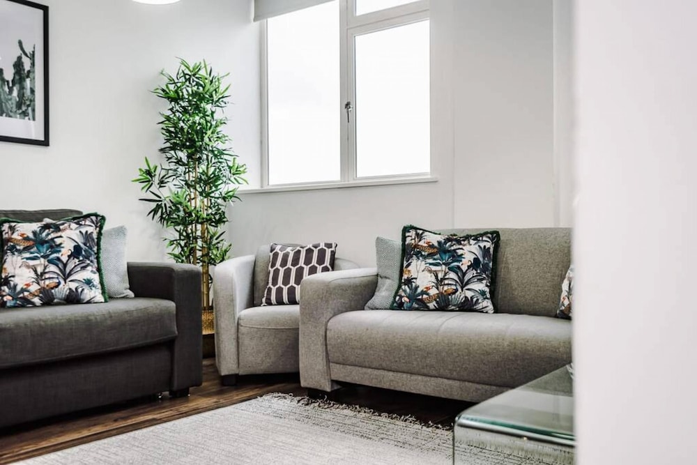 Host Stay Waterfront Penthouse