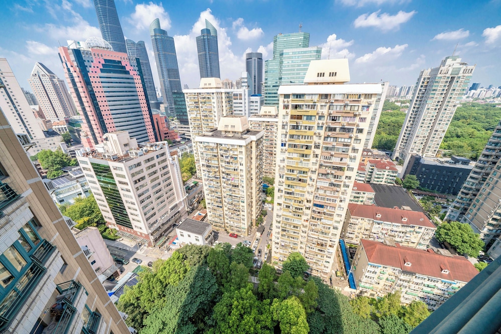 Tyms Spacious 4BR 2BA Apt Xujiahui