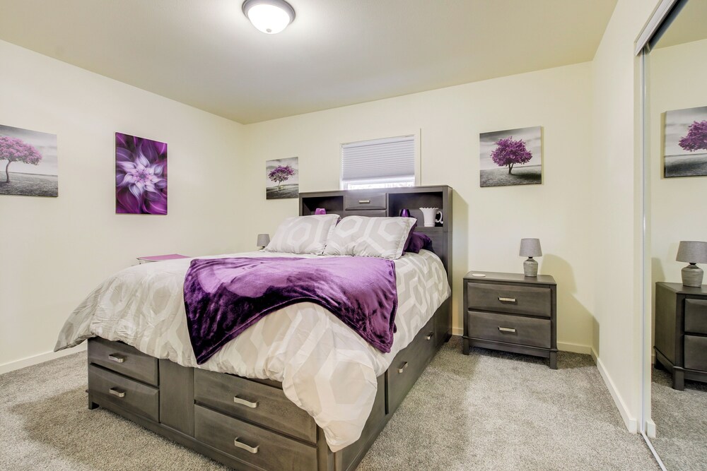 2 Mi to Lincoln Park Zoo: Family-friendly Home
