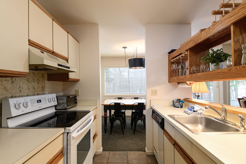 Glades 13 2 Bedroom Condo