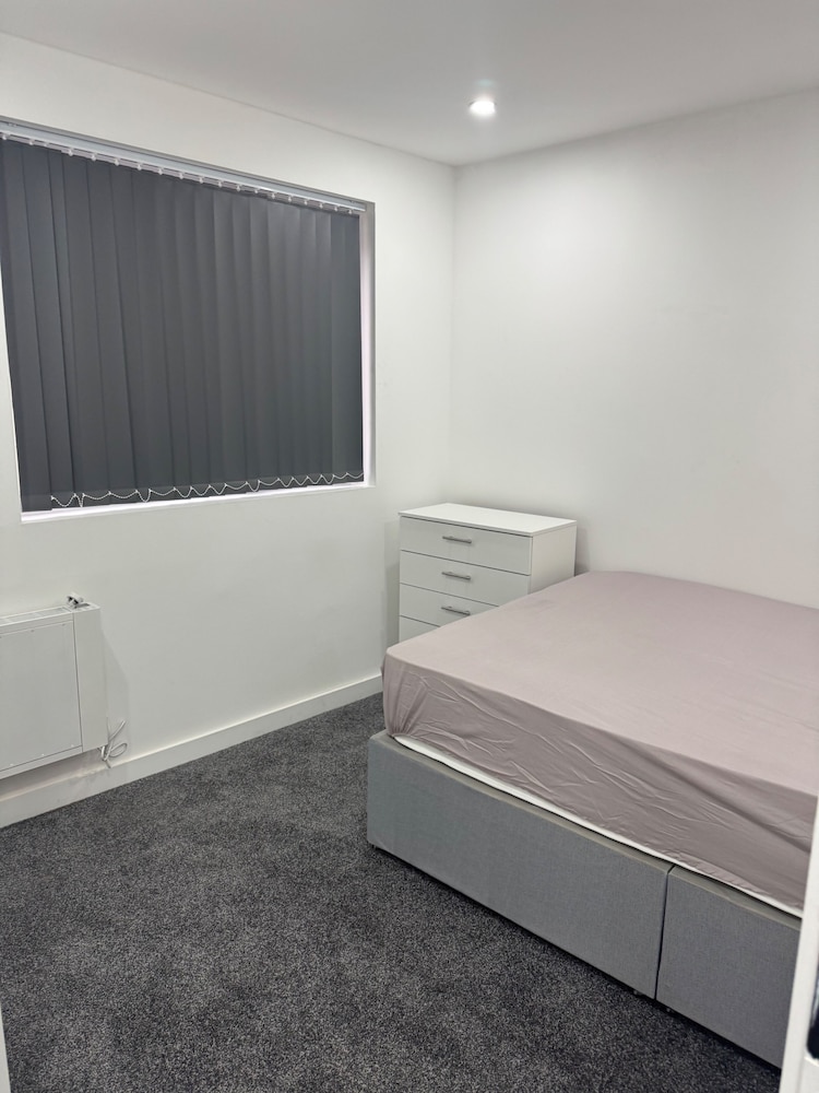 Luton Town 1 Bed Flat - Sleeps 2 Wifi