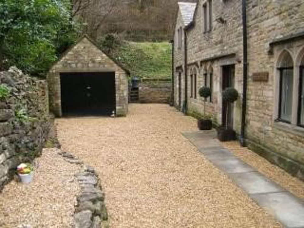 Stroud Vacations - Cotswolds Valleys Accommodation Springfl - Property Image 7