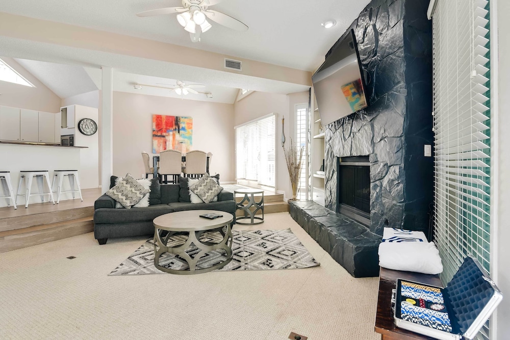 Pet-friendly Galveston Home w/ Wraparound Deck