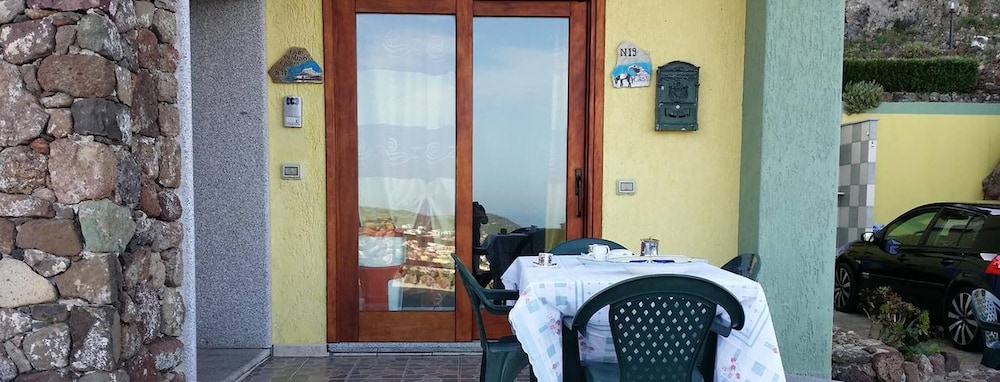 Apartment La Rocca in Lu Bagnu view 5