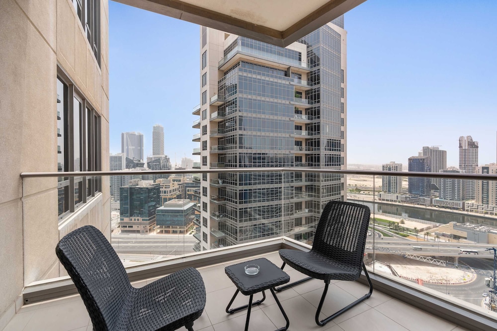 Silkhaus High Floor With Big Balcony Downtown