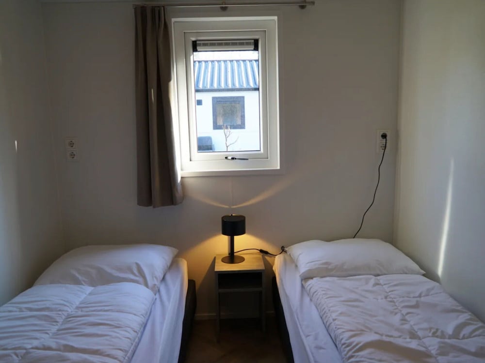 Nice Chalet in a Holiday Park, Adjacent to the Hoge Veluwe National Park view 3