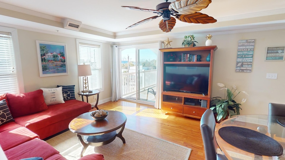 Pelican Landing 302 by Tybee Vacation Rentals