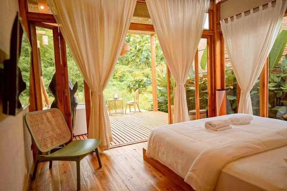 Lomhaijai Homestay