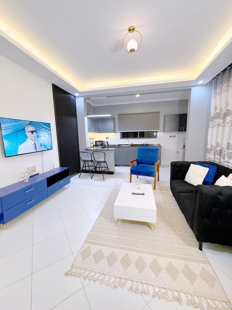 B&S Luxe Living