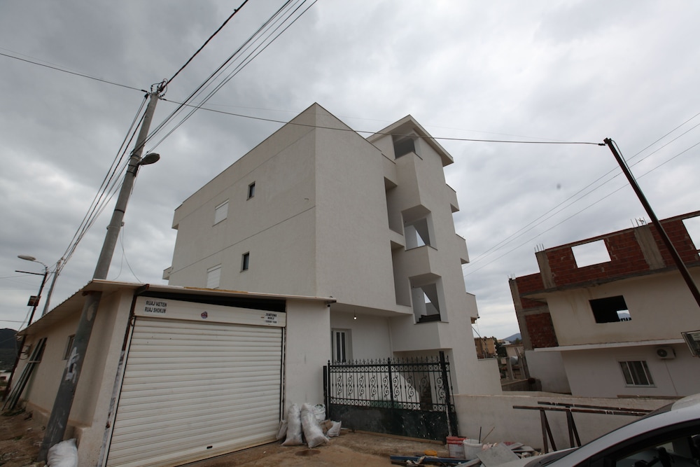 Irdi Aparthotel