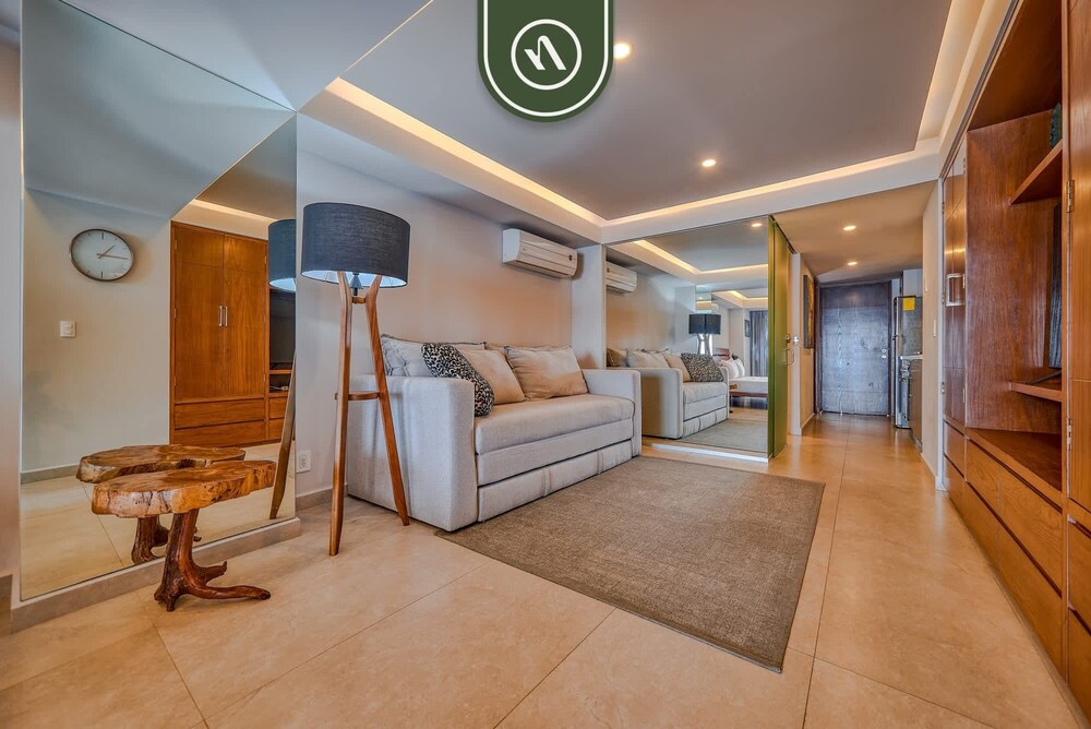 Oceanview Studio - Beach - King Bed - Pool