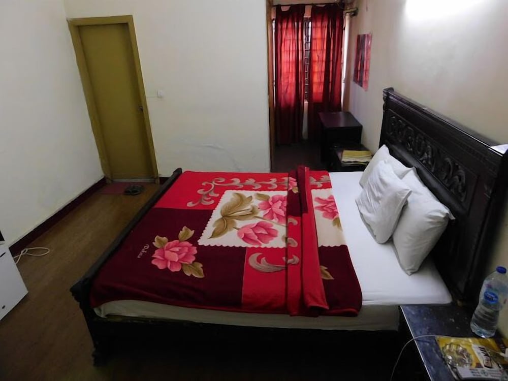 Islamabad Residency Guest House view 4