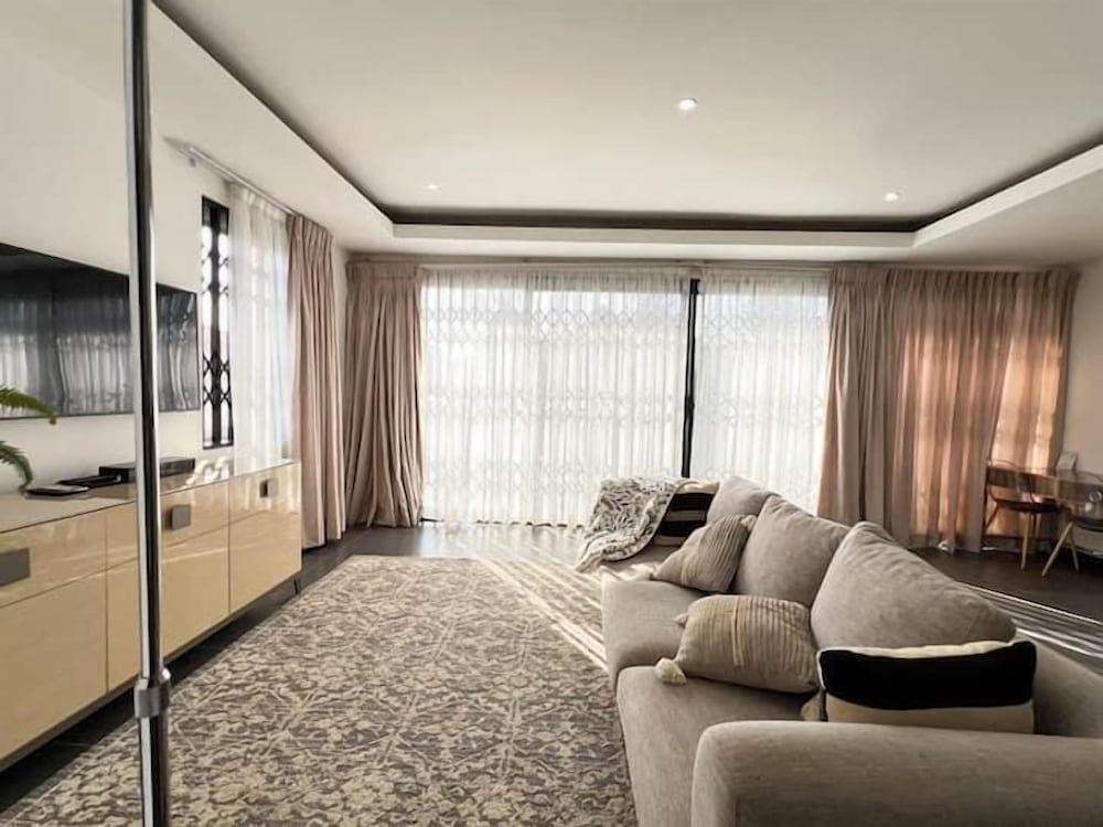 Apartment in East Airport