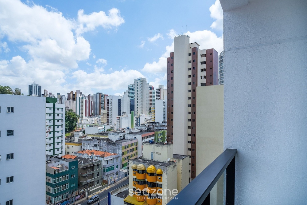 Charming Apts 450m From Barra Beach w/ Rooftop & sea View - PRV