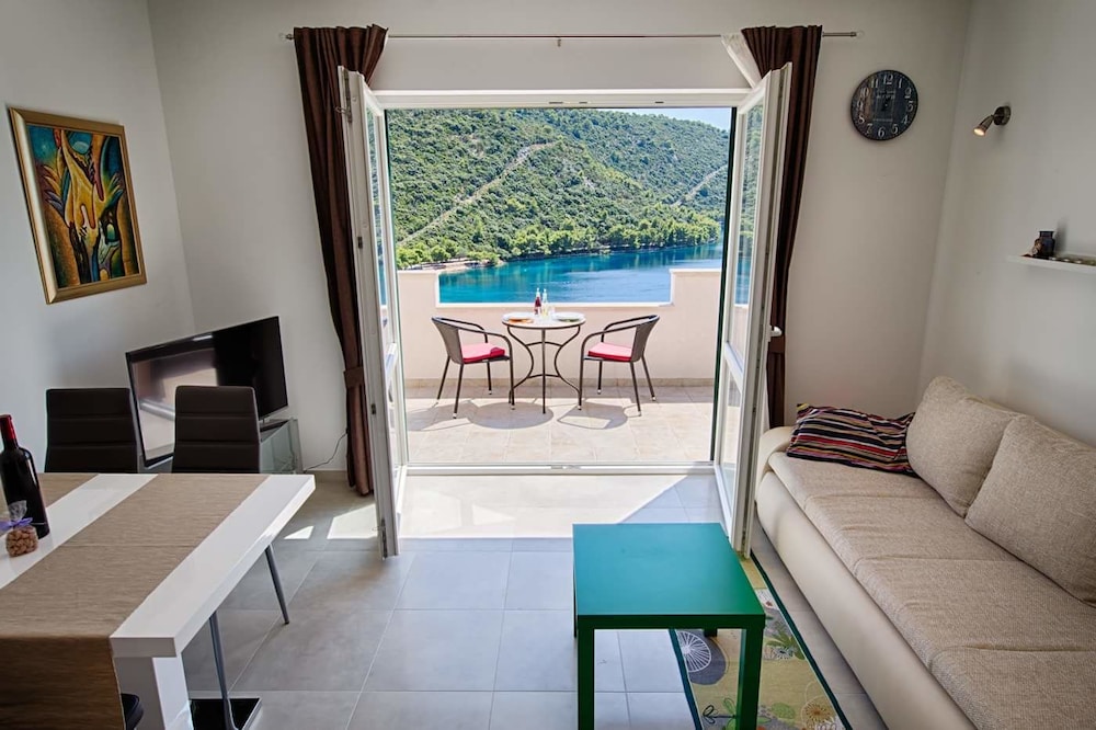 Apartments Ladesta