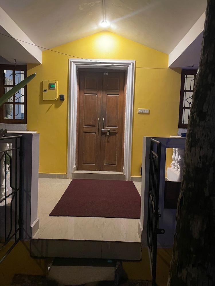 Urban Mad – Villas & Studio