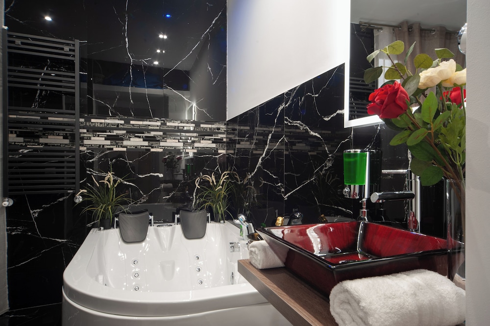 Farnese Jacuzzi Apartment