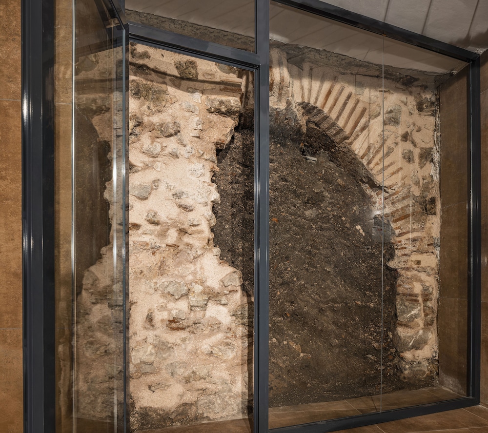 Marius Otel - Image 63