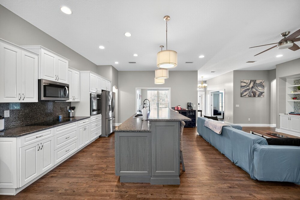 Floridays Manor 4 Bedroom Home