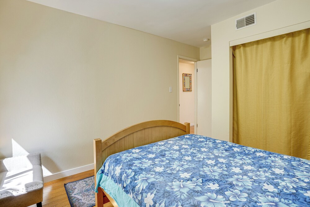 Near Golf, Trails & Parks: Lush Pinole Retreat