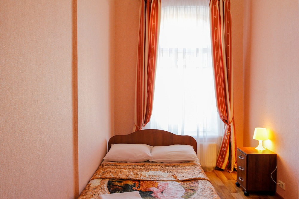 Guest rooms on Petropavlovskaya view 3