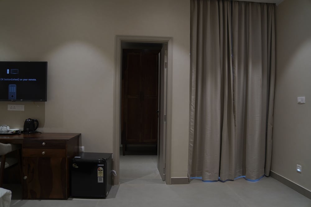 KMR Hotels & Resorts