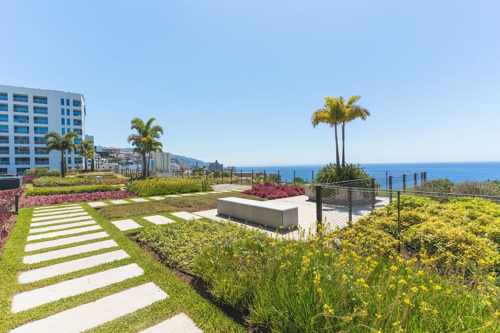 Seaside Escape by Atlantic Holiday
