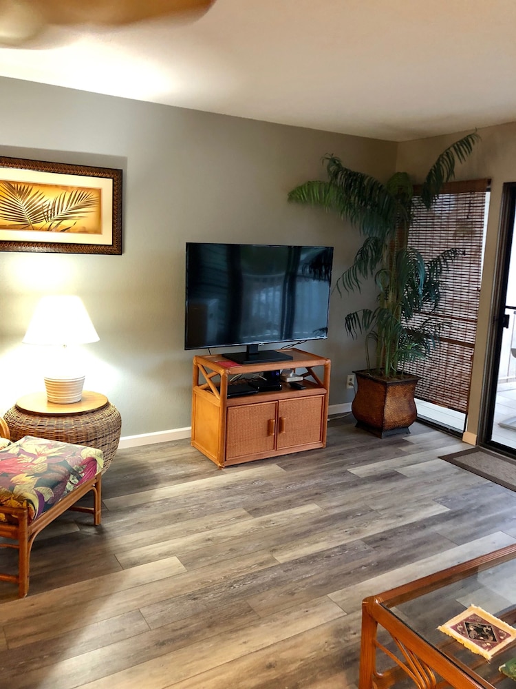 Sea Ge 1-205-oceanfront 2 Bedroom Condo by RedAwning