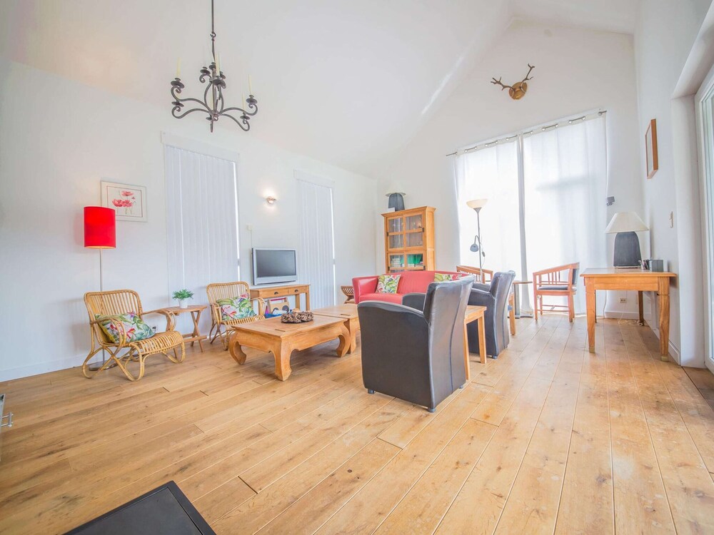 Holiday Home With a Terrace in Warisy