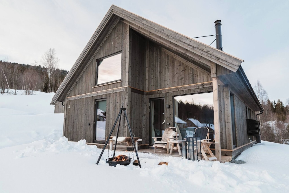 Hiking, Ski Resort, Local Shuttle bus Oslo Airport