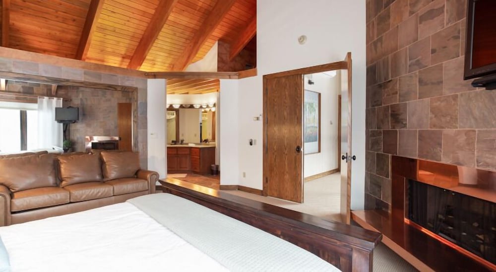 Pinnacle at Deer Valley Resort - Four Bedroom Condo with Hot Tub #1263 4 Condo