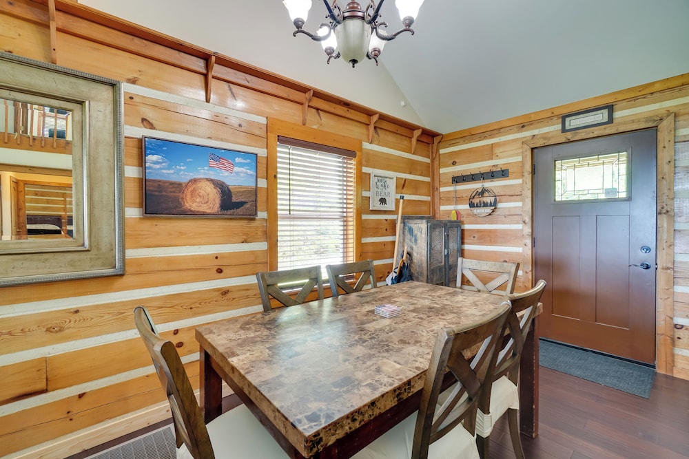 Lake & Mountain Views: Rockwood Cabin on 8 Acres
