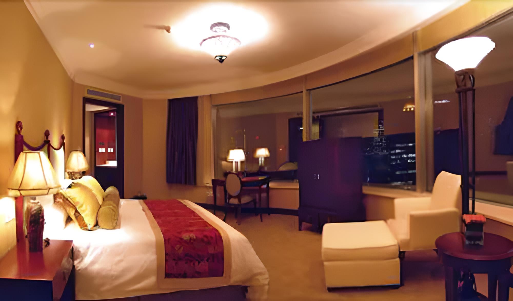 The Bund Riverside Hotel
