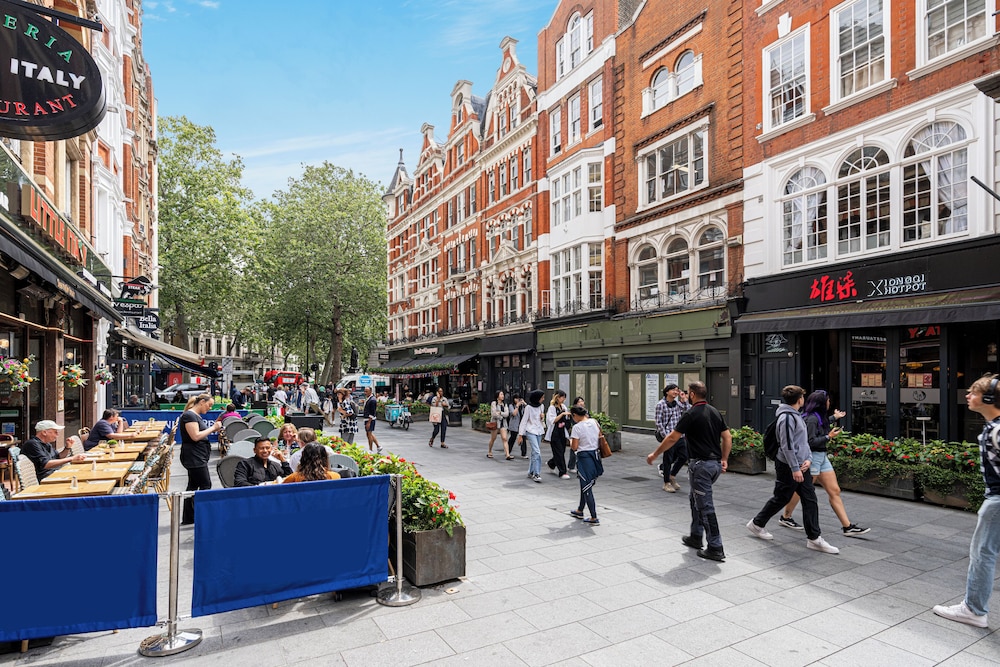 JOIVY Stylish 1 bed flats in Soho
