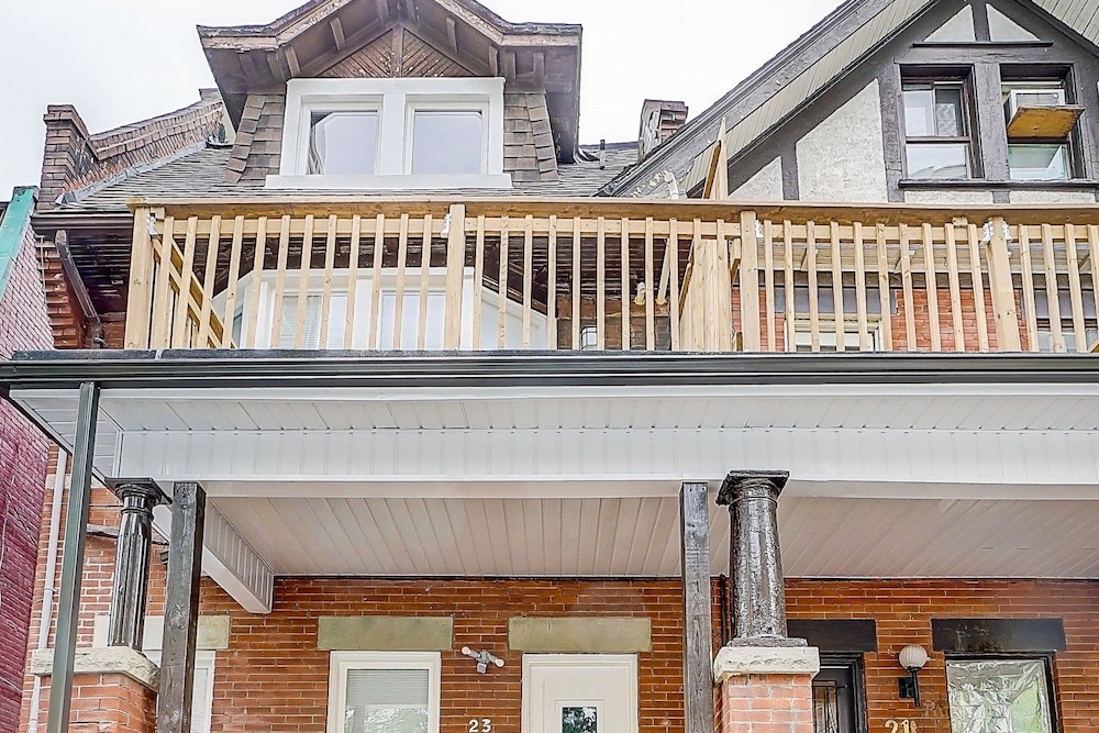 Downtown Travelers Home - Image 1