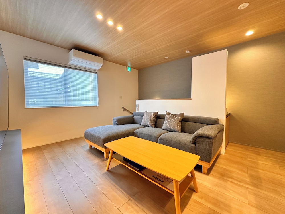 AOI SUITE TAKAYAMA