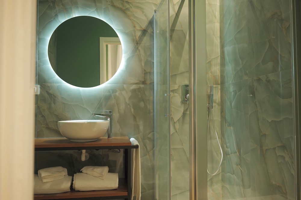 Toledo LR Collection