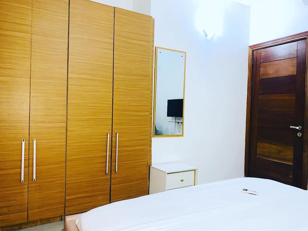 Charming 1-bed Apartment in Victoria Island, Lagos view 2
