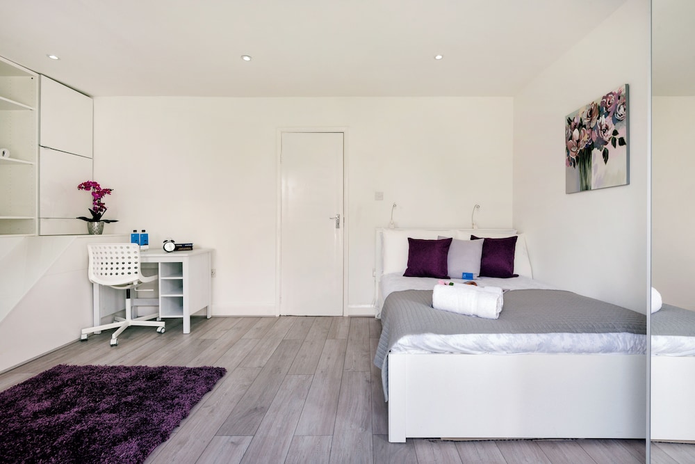 The Armadale Road Residence 1